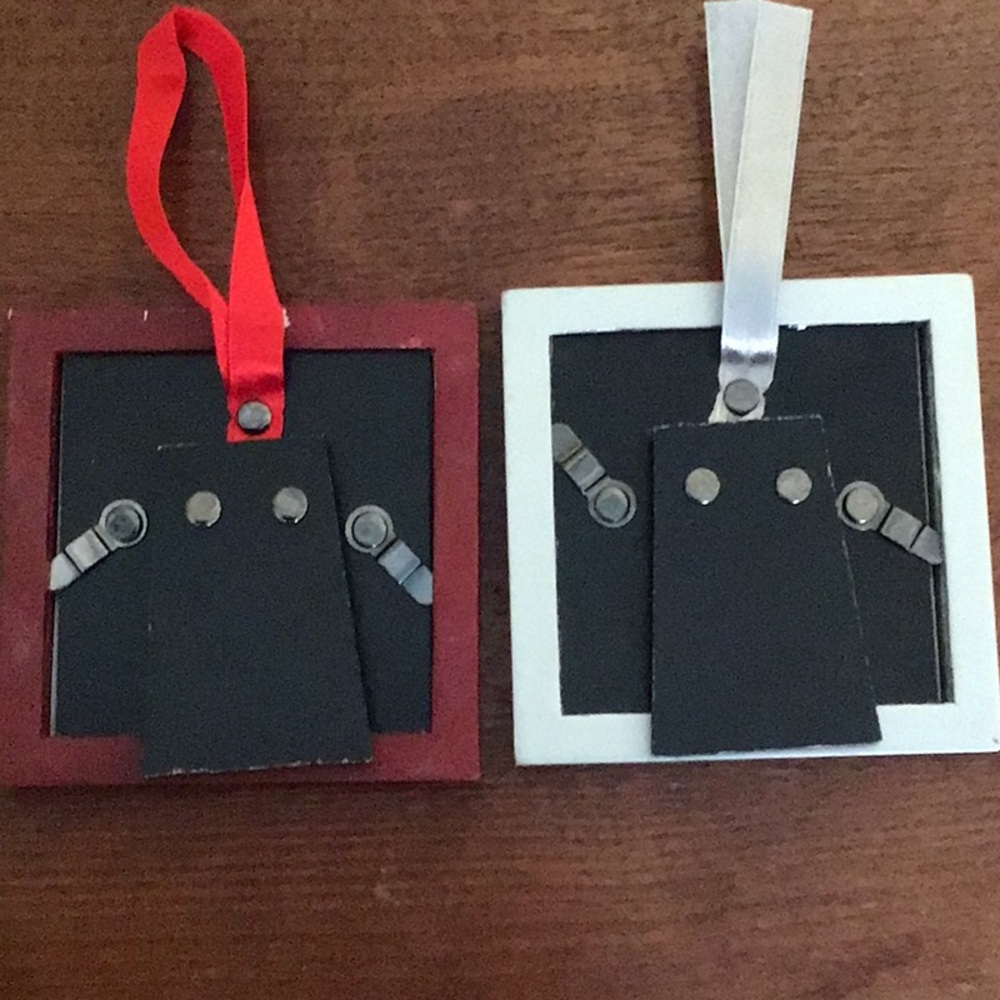 2 small frames with mats. - Picture 6 of 9